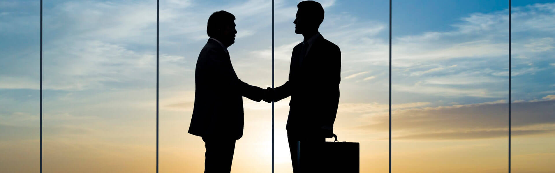 Сжатые сроки оформления и бесплатная доставка документов